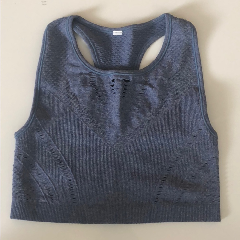 Alo Yoga sports bra/crop top